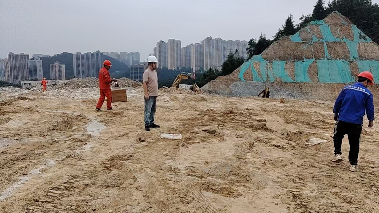 144912134.jpg 2.jpg